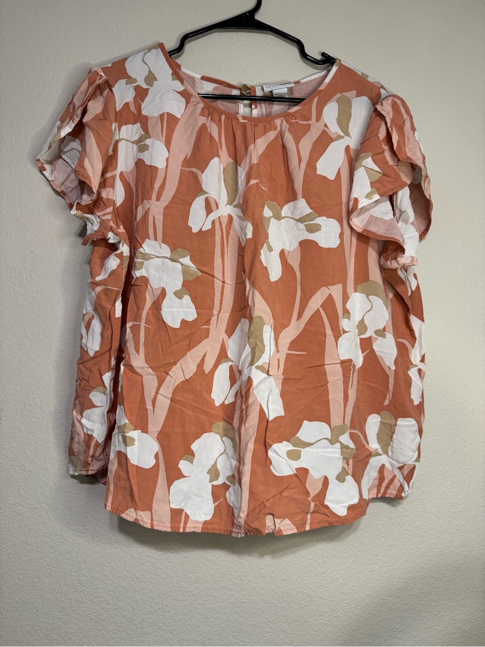 Liz Claiborne Coral Floral Flutter-Sleeve Blouse